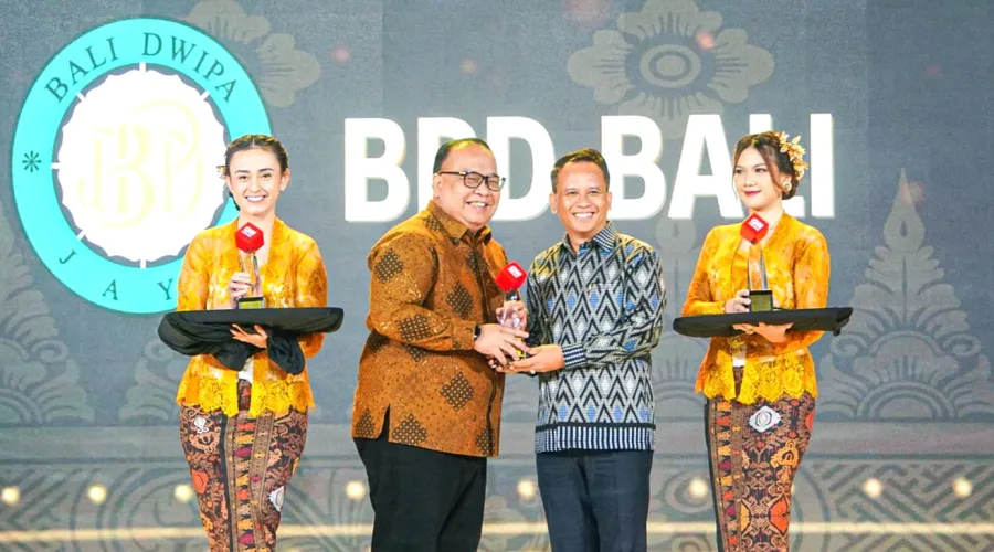 Bank BPD Bali Meraih Tiga Penghargaan Bergengsi dalam Ajang CNN Indonesia Award 2024