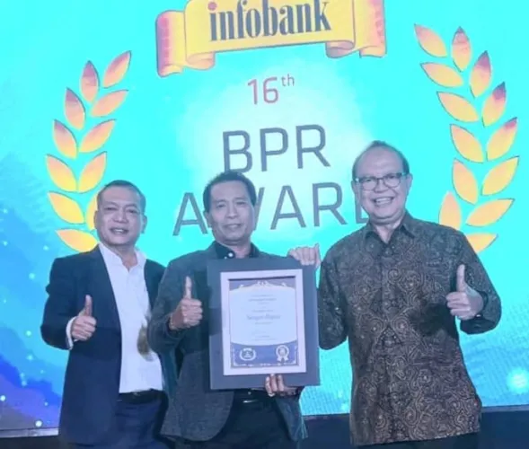 Raih Penghargaan Bergengsi InfoBank Awards 2025, PT BPR Nusamba Manggis Ini  Bukti Kekuatan Tim dan Kepercayaan Masyarakat