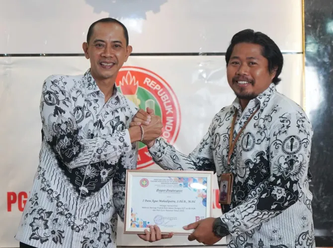 Serangkaian peringatan HUT PGRI ke-80 di Klungkung: Wabup Tjok Surya Targetkan Lahirnya Ratusan Guru Berprestasi Tiap Tahun