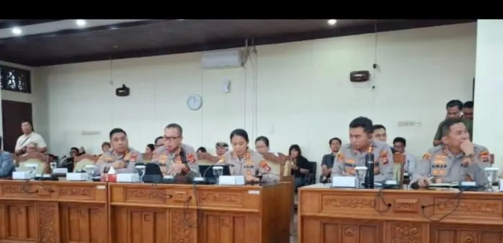 Anggota DPRD Bali I Wayan Tagel Winarta Hadiri Rapat Komisi I DPRD Bali Bahas Strategi Keamanan Bali: “Kita Harus Jaga Bali Secara Lahir dan Batin”