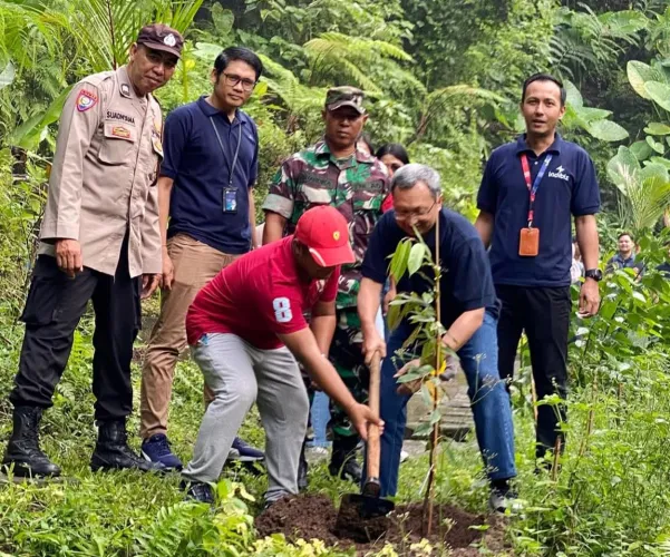 Kades Bakbakan Apresiasi pada Telkom Bali atas CSR bagi desa wisata Bangkiang Jaran dalam Dukungan untuk Lingkungan