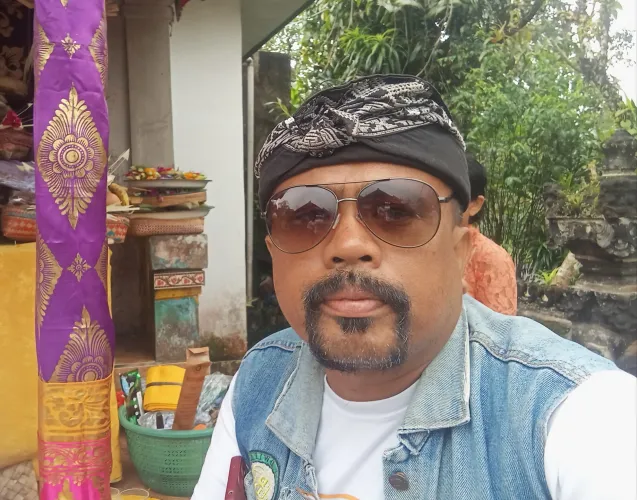 Redaksi Newsyess dan Doa Tulus Ngakan Yess untuk Masa Depan Mereka terhadap 9 orang anak angkat Redaksi Newsyess 